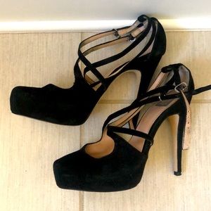 Dolce Vita sexy spike heel in black velvet